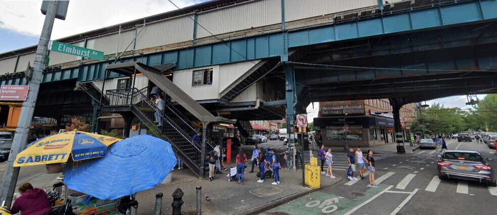More Photos Of 8822 Roosevelt Ave, Jackson Heights Storefront Retail Office For Lease