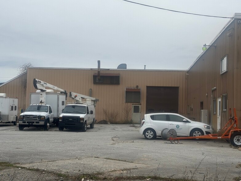 Primary Photo Of 126 Spruce St, Rutland Warehouse For Lease