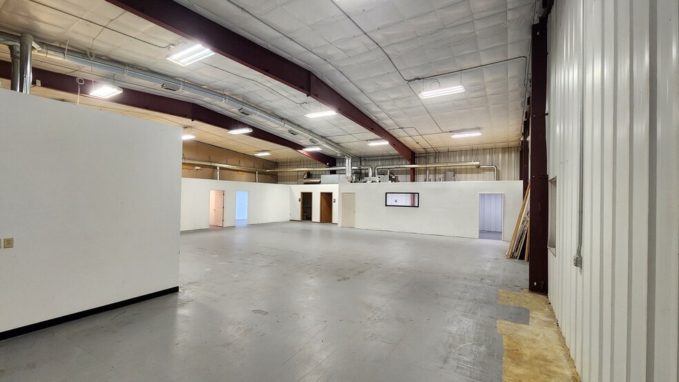 More Photos Of 2445 Robertson Dr, Richland Warehouse For Lease