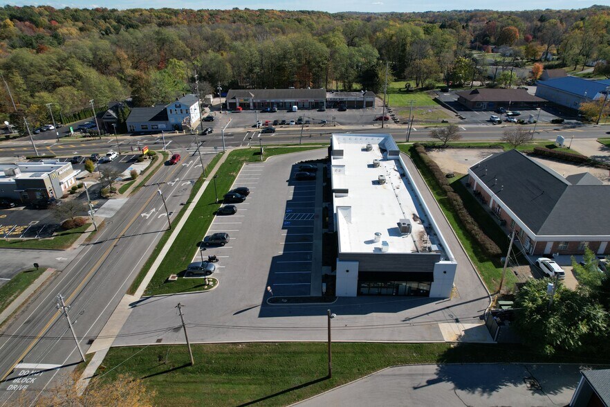 More Photos Of 9 S Main St, Munroe Falls Storefront Retail Office For Lease