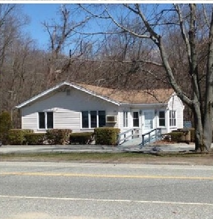 More Photos Of 25 Chesterfield Rd, East Lyme Office For Sale