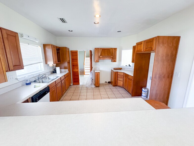 More Photos Of 2406 US 31, Bay Minette Office For Sale