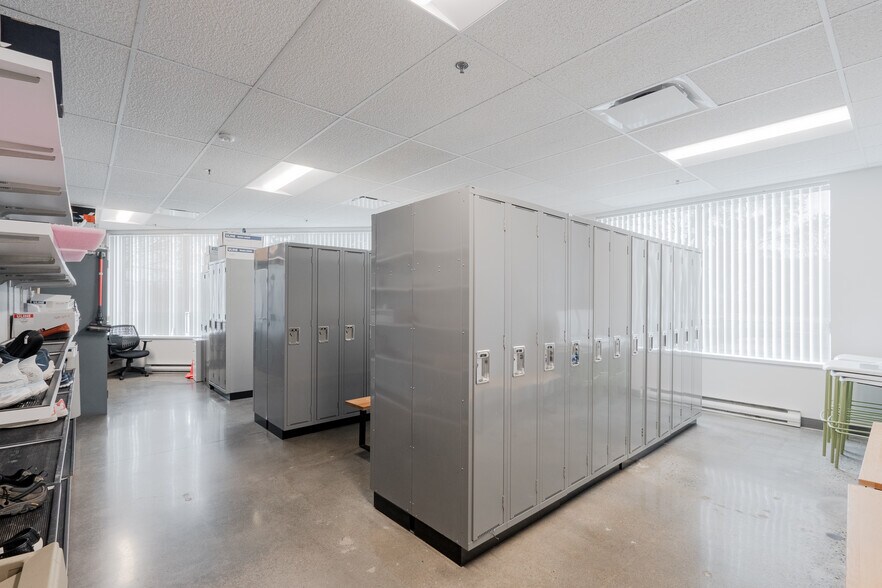 More Photos Of 1250 Rue Marie-Victorin, St-Bruno-de-Montarville Office For Sale