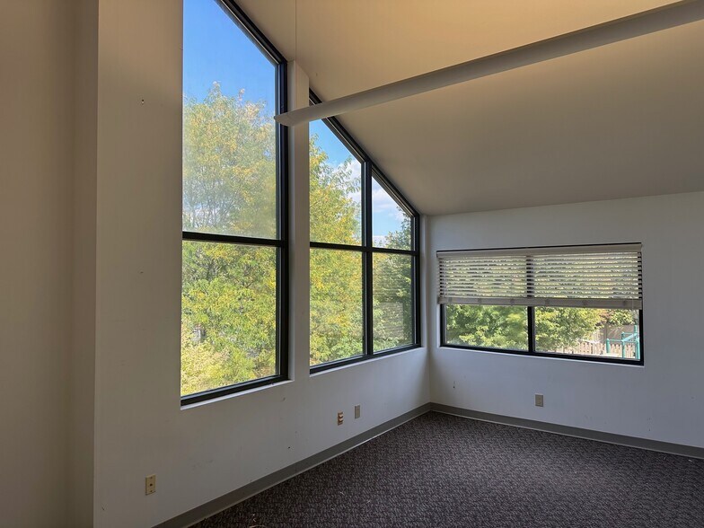 More Photos Of 5720 Avery Rd, Dublin Office For Sale