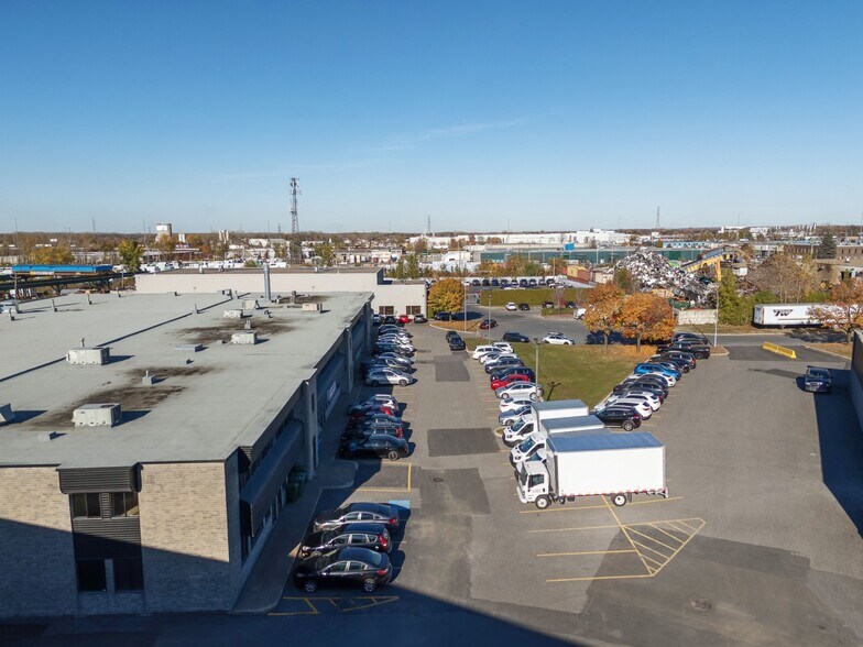 More Photos Of 667 Giffard, Longueuil Flex For Lease