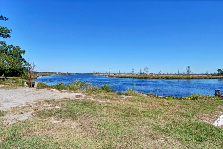 More Photos Of 102 Riverview Dr, Leland Land For Sale