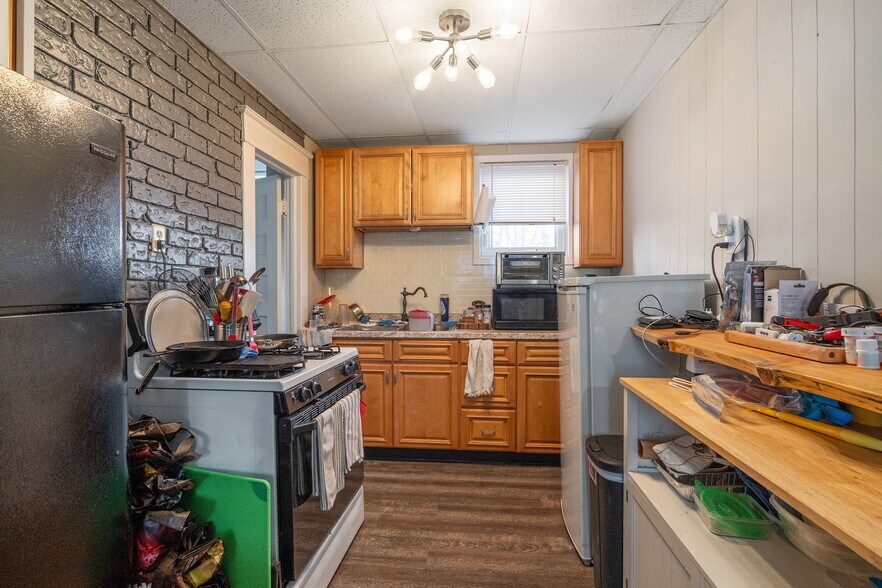 More Photos Of 1524 Van Vranken Ave, Schenectady Bar For Sale