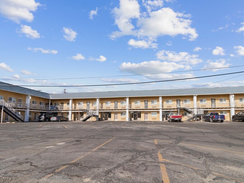 More Photos Of 1349 Idaho St, Elko Hotel For Sale