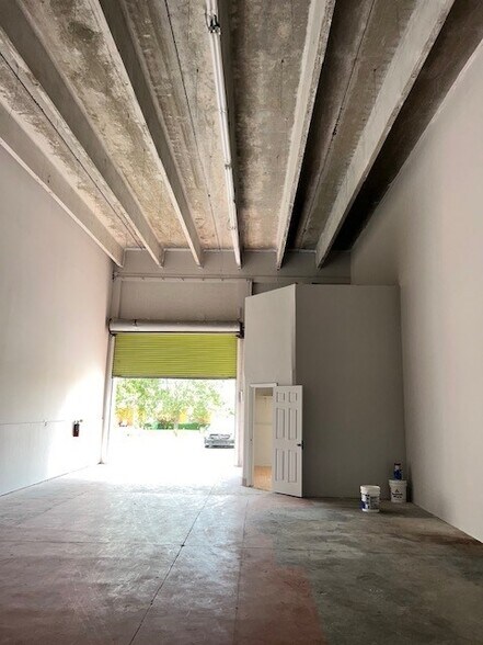More Photos Of 238 NW 9 #2 ave, Homestead Light Manufacturing For Lease