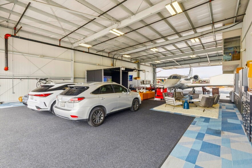 More Photos Of 15809 Addison Rd, Addison Airplane Hangar For Sale