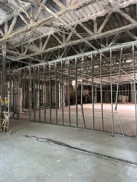 More Photos Of 40 Wood Ave, Secaucus Hotel For Lease