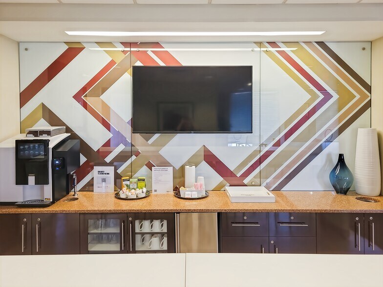 More Photos Of 445 Minnesota St, Saint Paul Coworking Space