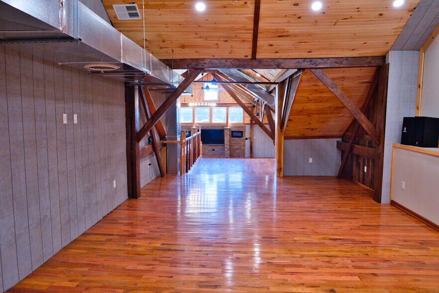 More Photos Of 5984 W South Range Rd, Salem Service For Sale