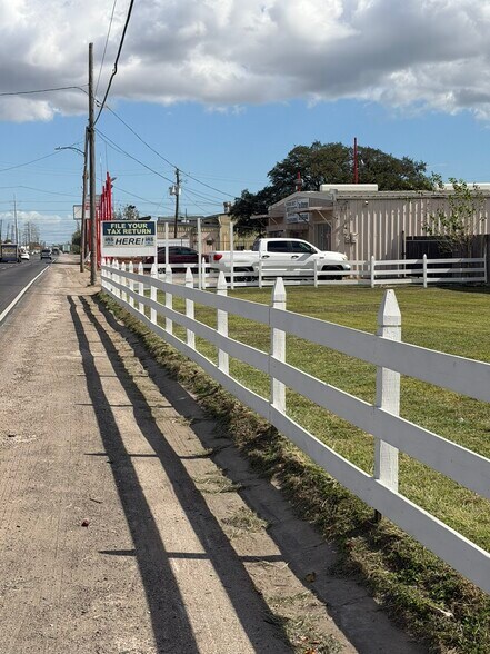 More Photos Of 1706 Clinton Dr, Galena Park Storefront Retail Office For Sale