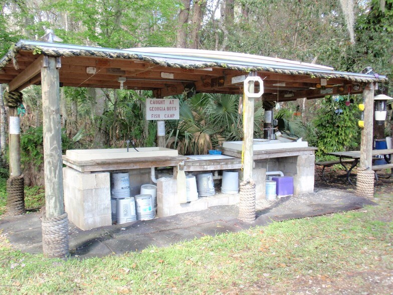 More Photos Of 217 Butler Dr, Satsuma Trailer Camper Park For Sale