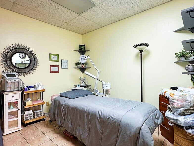 More Photos Of 8237 Fredericksburg Rd, San Antonio Medical For Sale