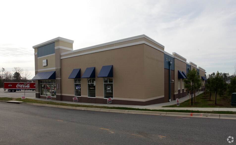 More Photos Of 46300 Lexington Village Way, Lexington Park Storefront For Lease