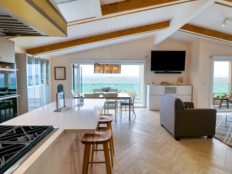 More Photos Of 6601 E Seaside Walk, Long Beach Multifamily For Sale