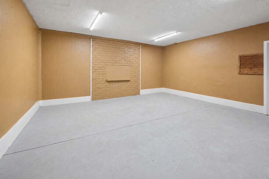More Photos Of 1320 N Temple Ave, Starke Office For Sale