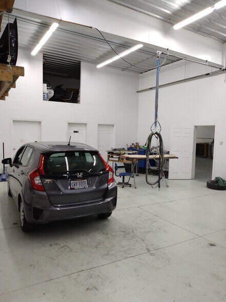 More Photos Of 4100 Indianola Ave, Columbus Auto Repair For Sale