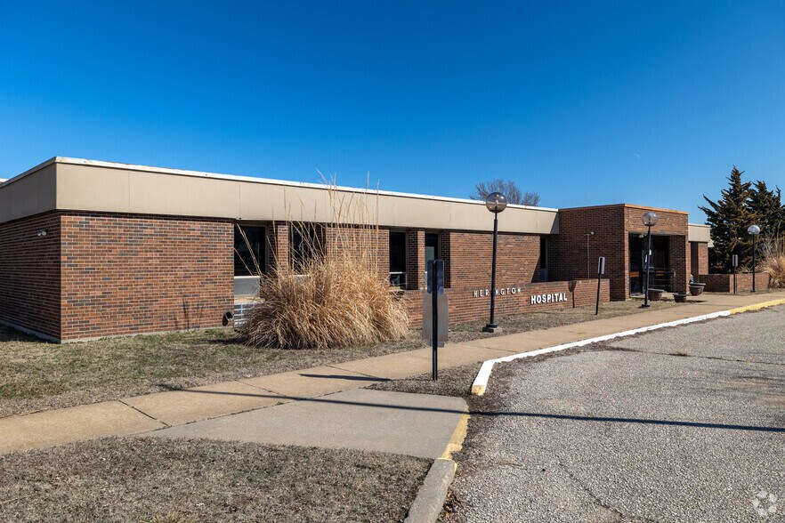 Primary Photo Of 100 E Helen St, Herington Healthcare For Sale