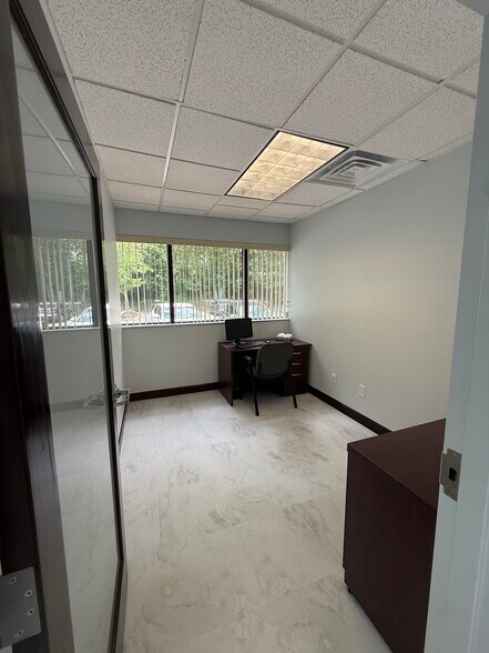 More Photos Of 225 Gordons Corner Rd, Manalapan Township Medical For Lease