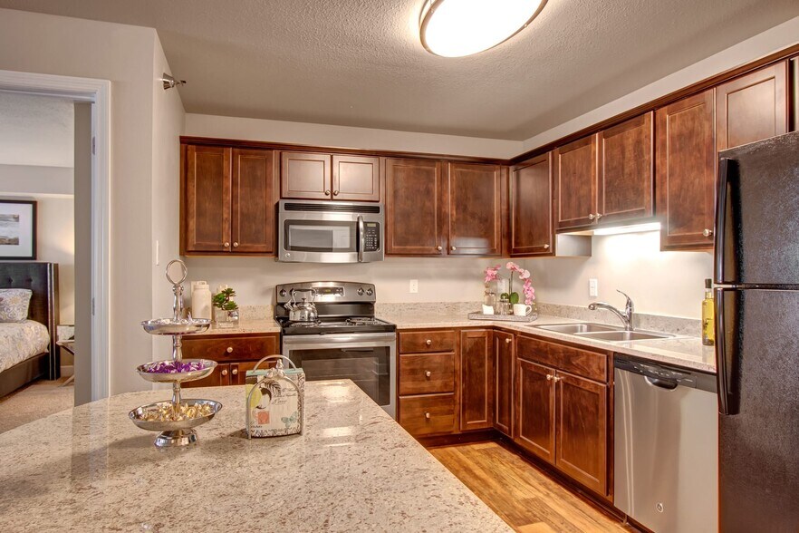 More Photos Of 8617 Edinbrook Xing, Brooklyn Park Apartments For Sale
