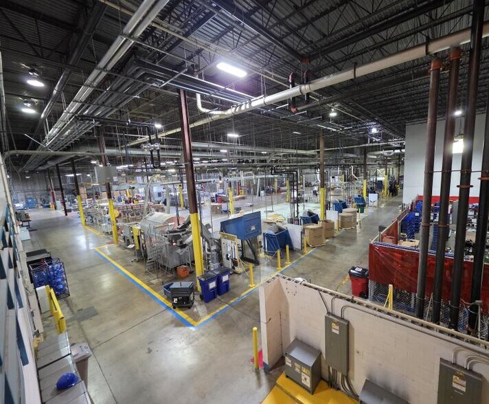 More Photos Of 2015 S Main St, Paris Manufacturing For Sale