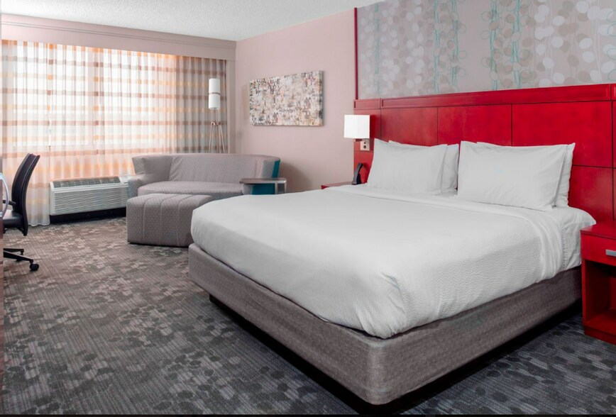 More Photos Of 1721 E Central Texas Expy, Killeen Hotel For Sale