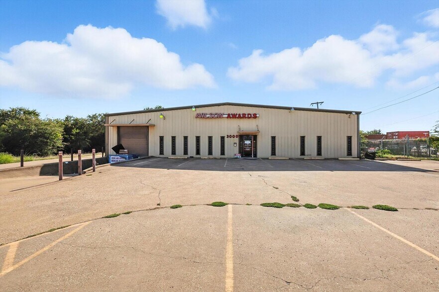More Photos Of 3000 E Loop 820 S, Fort Worth Warehouse For Sale