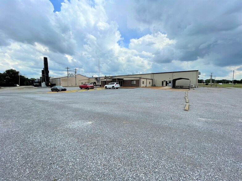More Photos Of 134 Roger Thomas Rd, Cadiz Warehouse For Sale