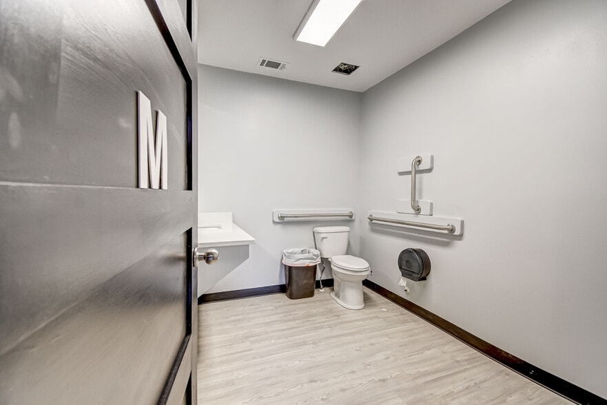 More Photos Of 7777 St Andrews Rd, Irmo Storefront Retail Office For Lease