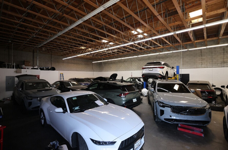 Primary Photo Of 12071 Branford St, Sun Valley Industrial For Lease