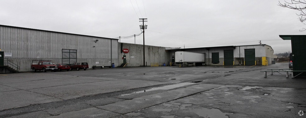 More Photos Of 1401 W Fourth Plain Blvd, Vancouver Manufacturing For Lease