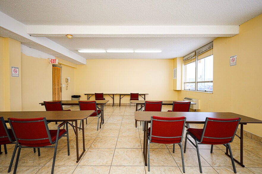 More Photos Of 14043 Brookpark Rd, Brook Park Hotel For Sale