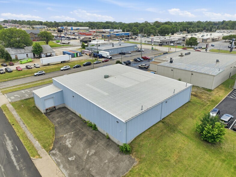 More Photos Of 602 S Michigan Ave, Joplin Freestanding For Lease