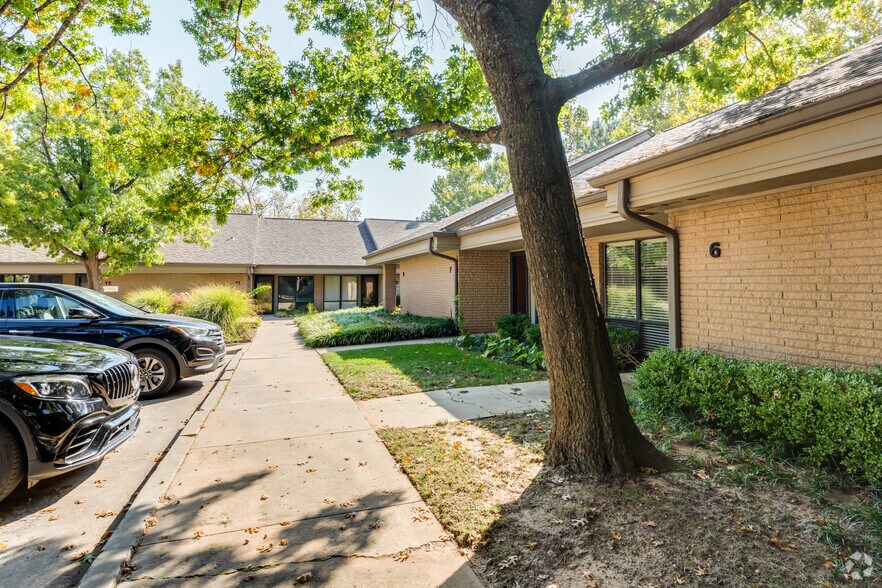 More Photos Of 2932 NW 122nd St, Oklahoma City Office For Sale