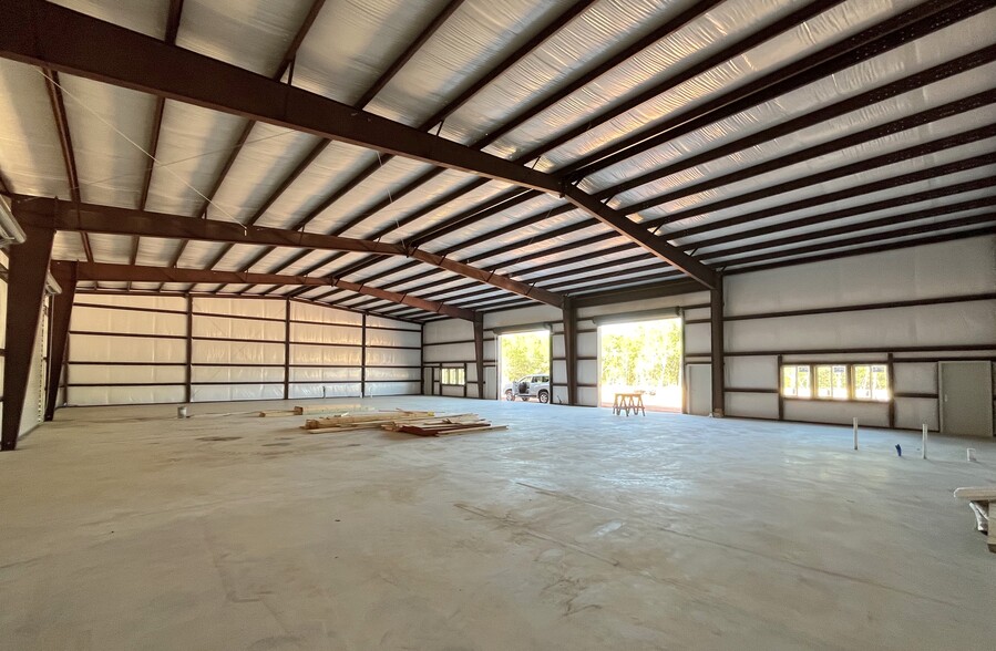 More Photos Of 435 County 83A W Hwy, Freeport Industrial For Lease