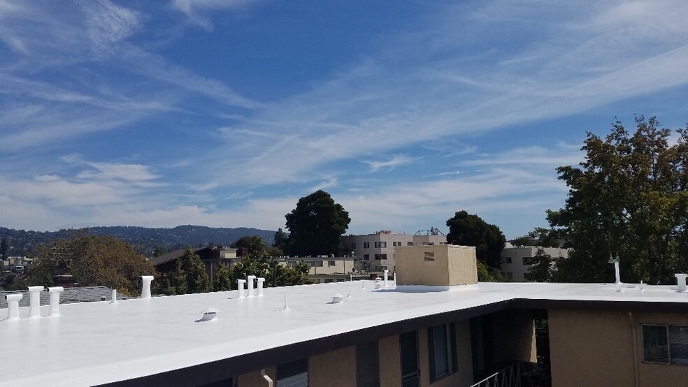 More Photos Of 407 Vernon St, Oakland Apartments For Sale