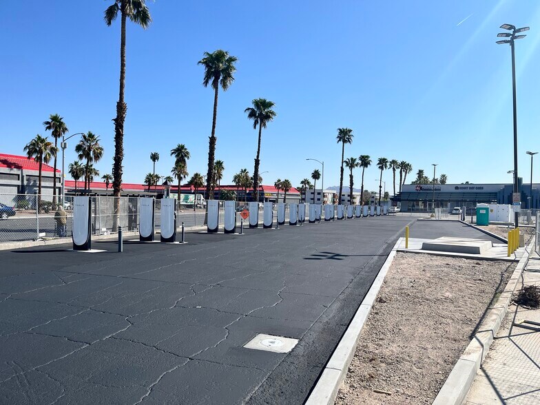 More Photos Of 815-855 E Twain Ave, Las Vegas Unknown For Lease