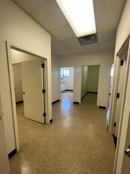 More Photos Of 1894 Eastchester Rd, Bronx Medical For Lease