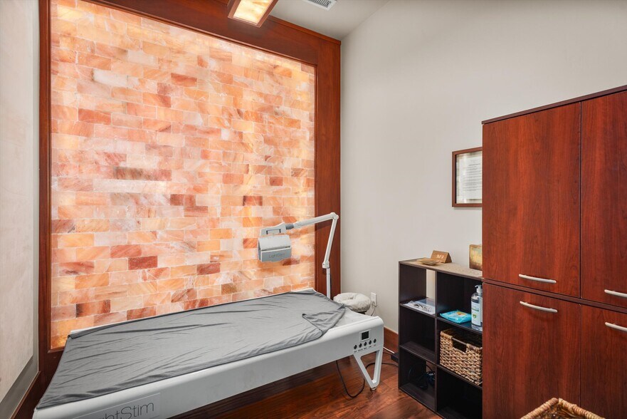 More Photos Of 241 Robinson St, Basalt Storefront For Sale
