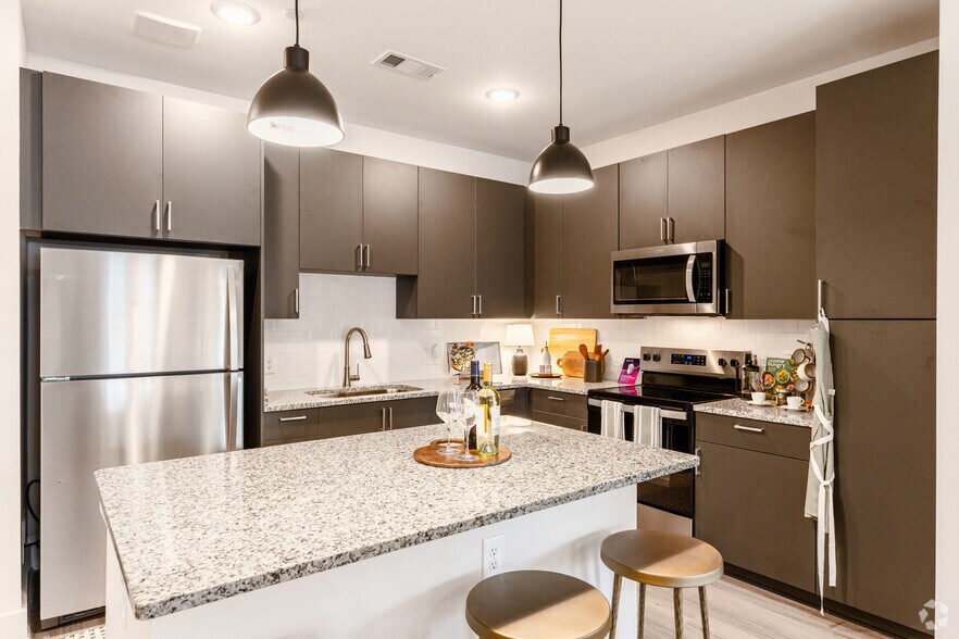 More Photos Of 12801 Lucks Ln, Midlothian Apartments For Sale