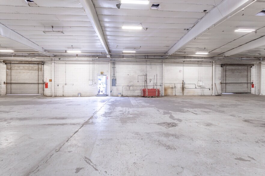 More Photos Of 661 Arroyo St, San Fernando Manufacturing For Lease