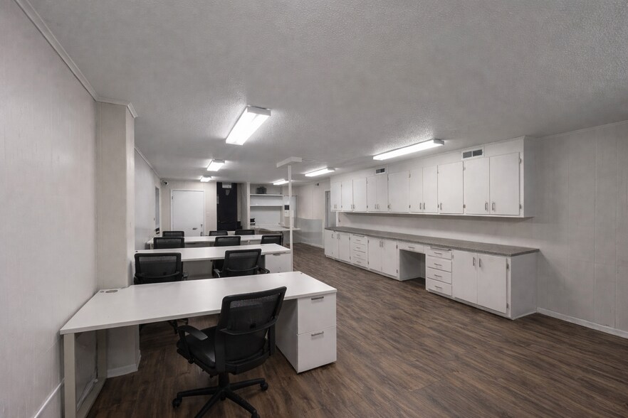 More Photos Of 432 N Royal St, Jackson Warehouse For Lease
