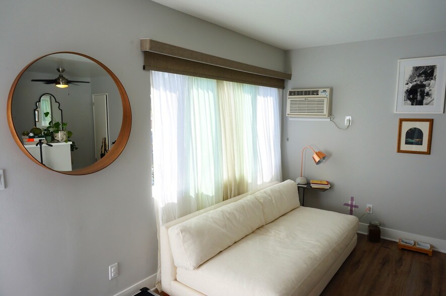 More Photos Of 1001 E Acacia Ave, Glendale Apartments For Sale