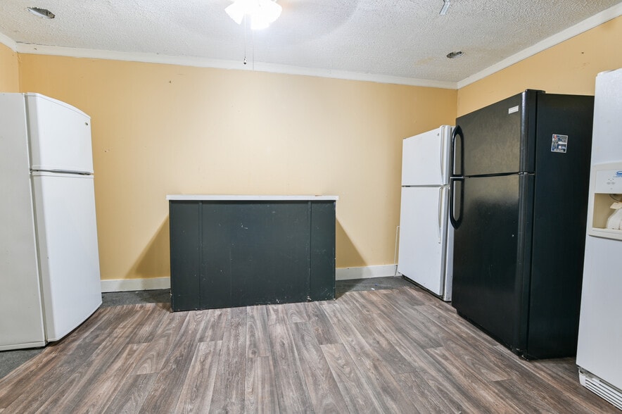 More Photos Of 2766 White Oak Dr, Decatur Religious Facility For Sale