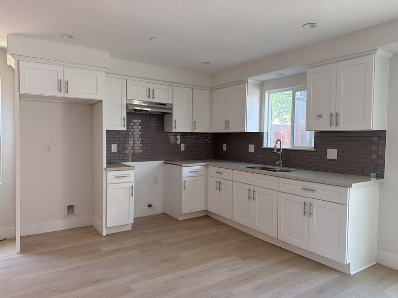 More Photos Of 645 W 97th St, Los Angeles Apartments For Sale