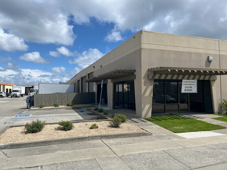 More Photos Of 300-332 Littlefield Ave, South San Francisco Showroom For Lease