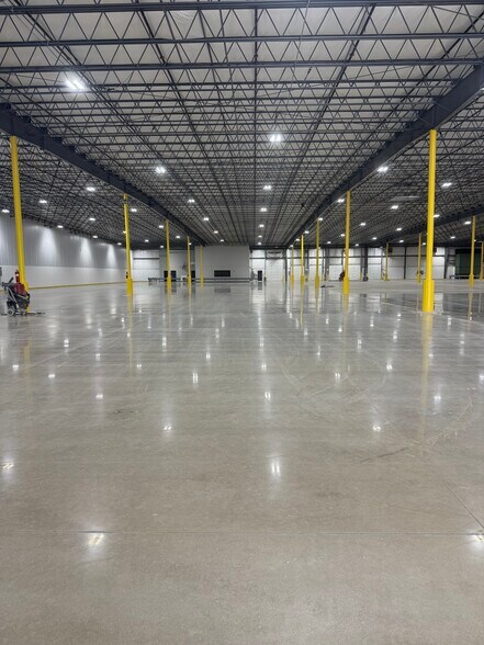 More Photos Of 1410-1440 N Vandemark Rd, Sidney Warehouse For Lease